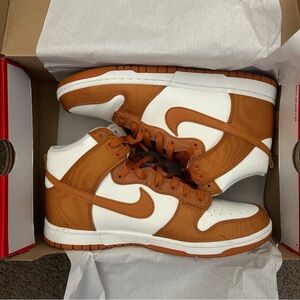 Nike Dunks High Retro SE Monarch/Sail/Monarch Size 10.5